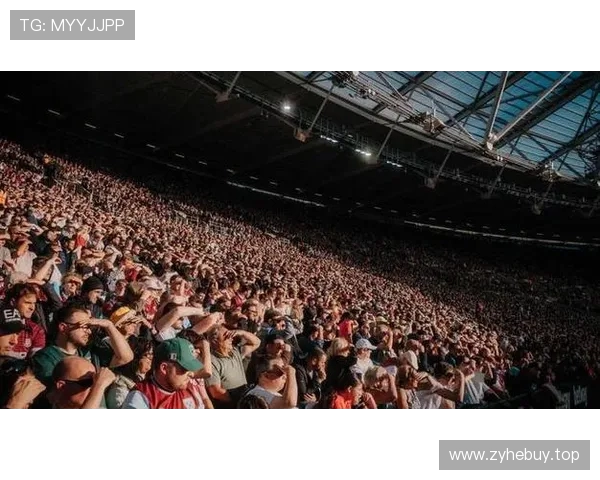 西汉姆联致信球迷强调在竞争激烈联赛中实现成绩提升与财务稳健平衡